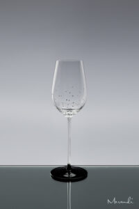 Weissweinglas, handgefertigt von Riedel® mit 154 Swarovski® Kristallen veredelt, Meja